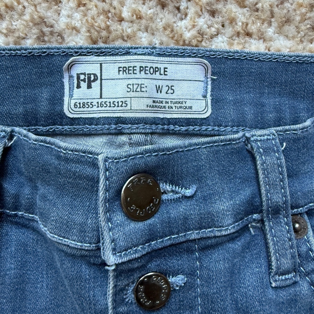 Free People Button Fly Jeans Women 25 Blue Denim Distressed Ripped Raw Hem - Picture 4 of 7